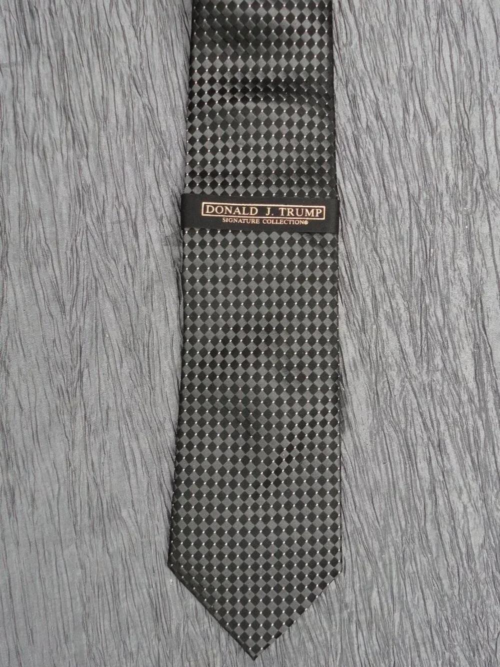 NWT Donald J Trump Collection Black cross-check 100% silk men's designer tie